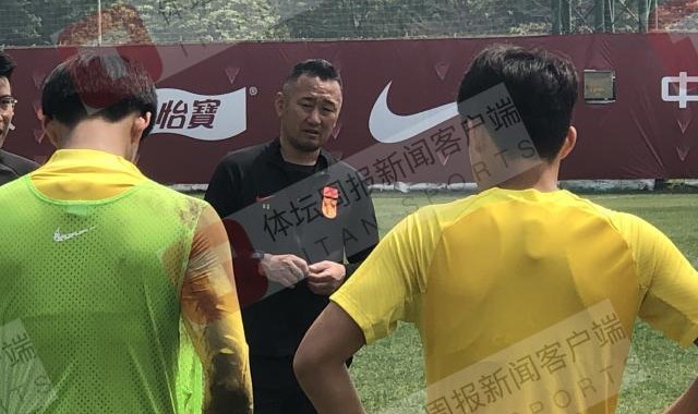 体育视频直播-08国少三水备战亚洲杯：伤病侵袭 艾比缺席训练